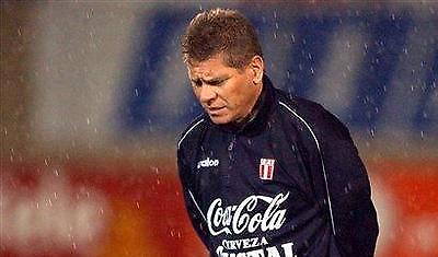 Αουτουόρι ο πρώτος υποψήφιος για αντι-Παρέιρα