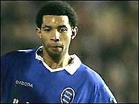 «Μπλε» στήριξη σε Πέναντ