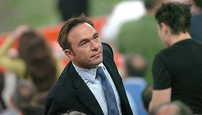 Απαντά ο Πέτρος Κόκκαλης