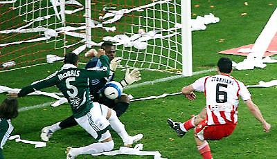 Εμπέντε: «Χαρούμενα τα παιδιά της θύρας 13»