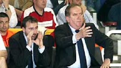 Καταλήγει σε Πλάζα η Ρεάλ