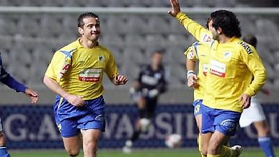 Kύπρος: Ο ΑΠΟΕΛ νίκησε και διατήρησε τη διαφορά