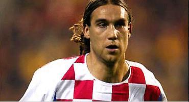 Ενδιαφέρον Άστον Βίλλα για Πρσο