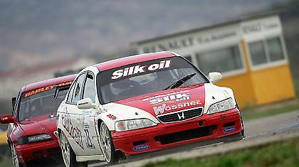 Αγώνες ταχύτητας στα Μέγαρα παρά τη λάσπη