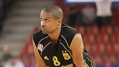 Ραούφ: «Τα πάντα για τη νίκη»