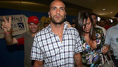 Ήρθε και αποκαλύπτεται…