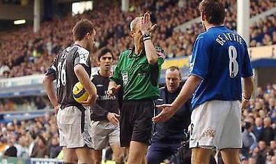 Προπονητικά πυρά κατά των διαιτητών