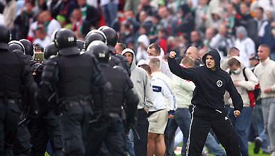 Αποκλεισμός και αποβολή ενός έτους για Λέγκια!