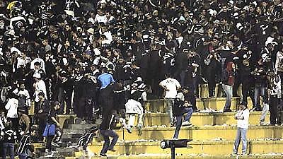 Γυαλιά-καρφιά τα έκαναν οπαδοί της Ρίβερ Πλέιτ