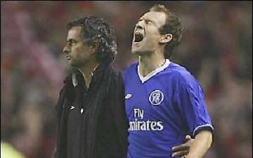 Περιμένει περισσότερα από Ρομπέν ο Μουρίνιο