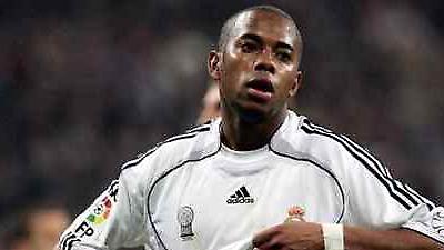 Στον πάγκο ο Ρομπίνιο….