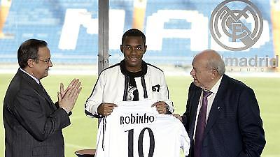 Κανονικά στην αποστολή Ρομπίνιο, Γουντγκέιτ