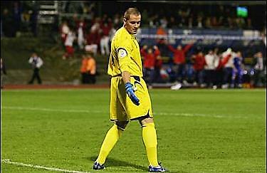 Με το γήπεδο τα έβαλε ο Ρόμπινσον