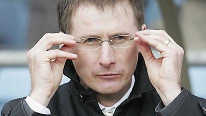 Ρέντερ: «Παραμένω όρθιος…»