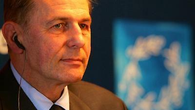 Υπέρ των περικοπών του Πεκίνου ο Ρογκ