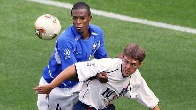 Ανανέωσε ο Ρόκε Ζούνιορ