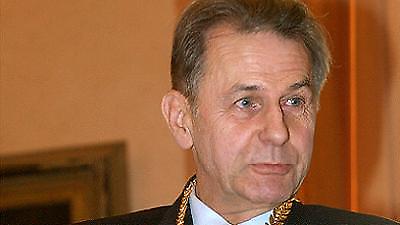 Αναποφάσιστος ο Ρογκ