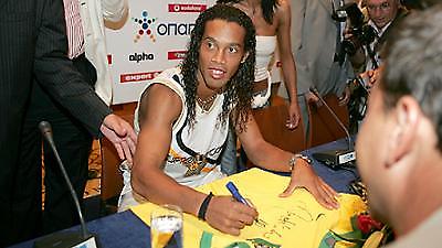 «Έδεσε» Ροναλντίνιο μέχρι το 2010 η Μπαρτσελόνα