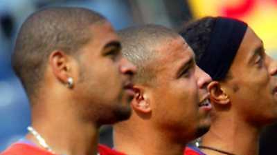 Πρόσκληση Ρονάλντο σε Αντριάνο