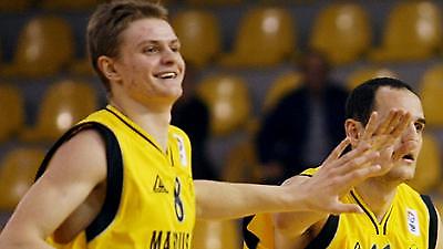 Δια χειρός «Ρόνι»!