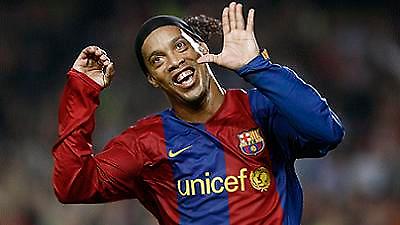 Τα δίνει όλα για Ροναλντίνιο!