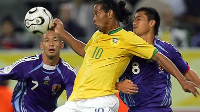 Με Ροναλντίνιο κόντρα στην Ουαλία