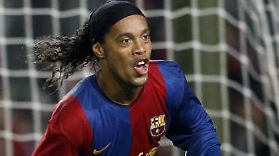 «Δένει» Ροναλντίνιο η Μπαρτσελόνα