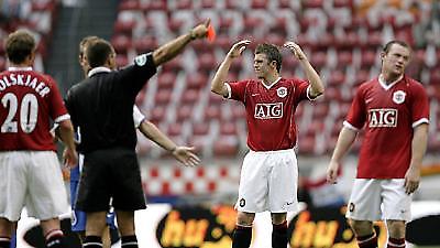 Γκολ και αποβολές για Ρούνεϊ και Σκόουλς...