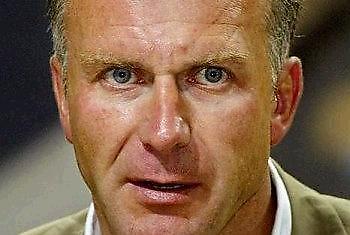 Ρουμενίγκε: «Δεν πουλάμε κανέναν»