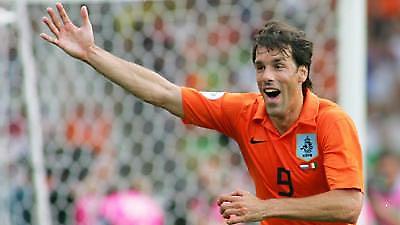 Συνεχίζεται η κόντρα Φαν Νίστελροϊ-Φαν Μπάστεν