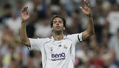 Έγινε μπαμπάς και… παίζει με Ντινάμο ο Φαν Νίστελροϊ!