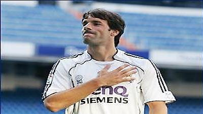 Φαν Νίστελροϊ: «Δεν υπάρχουν φαβορί»