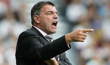 Σε συζητήσεις με επιθετικούς η Μπόλτον