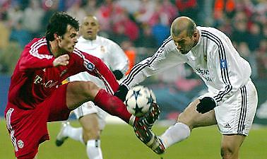 Ρουμενίγκε: «Ο Σανιόλ θα μείνει στη Μπάγερν»