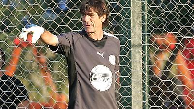 Σαργκάνης: «Να γίνει ελληνική σχολή τερματοφυλάκων»