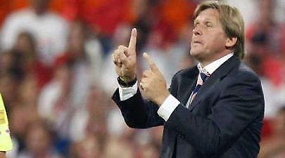 Σούστερ: «Θέλω επιθετικό»