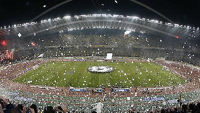 Στο λάκκο των λεόντων...