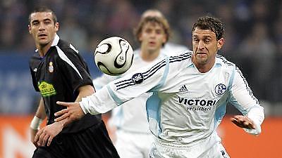 Ανανέωσε ο Σλόμκα