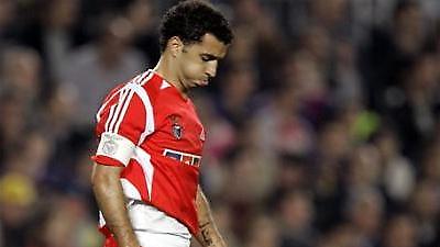 Υπογράφει στη Βαλένθια ο Σιμάο