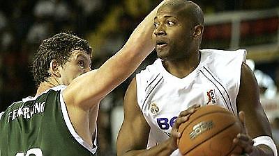 Ανανέωσε με Ρεάλ ο Τσαρλς Σμιθ