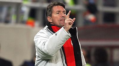 Jupiler League: Δια χειρός... Σόλιντ