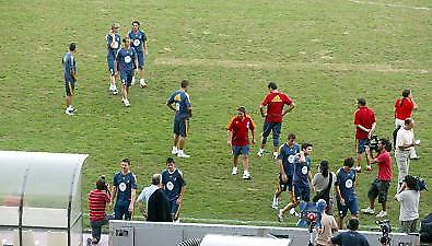 Έκπληκτοι οι Ισπανοί διεθνείς με το χάλι της Τούμπας