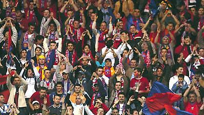 Με τον «στρατό» της στο Μπερναμπέου η Στεάουα…