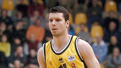 Ανανέωσε για τρία χρόνια ο Στεφανίδης