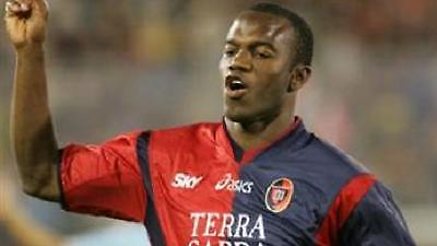 Η Κάλιαρι δε πουλάει τον Σουαζό