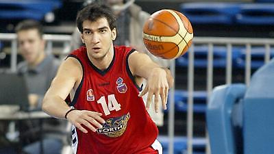 A1: Αμφίβολος με Κολοσσό ο Ταπούτος