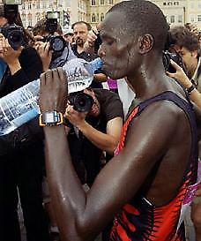 Ο Κενυάτης Τάρους νικητής στο Μαραθώνιο της Αθήνας