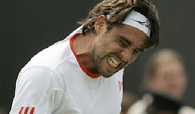 Πτώση δύο θέσεων για Παγδατή