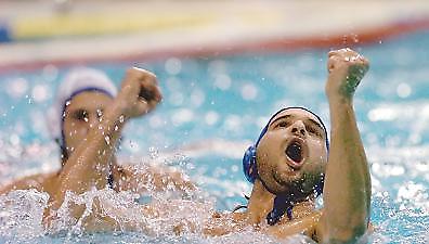 Αποκλεισμός για Εθνικό, ήττα για Ολυμπιακό