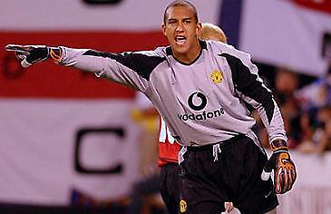 Επίθεση Φ.Νέβιλ και Χάουαρντ στον σερ Αλεξ